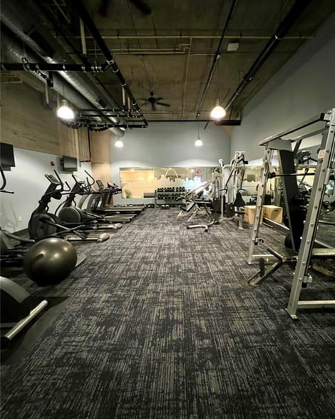 Building Photo - 4100 Forest Park Ave