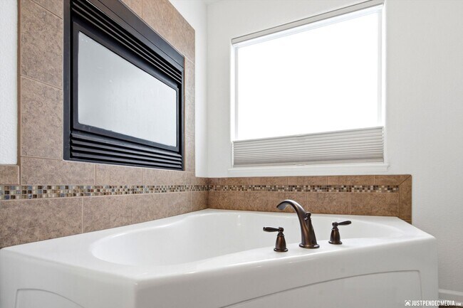 Building Photo - 13259 Rosser Dr