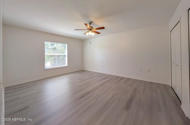 Building Photo - 5430 Shady Pine St S