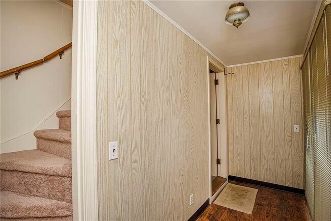 staircase to the second floor - 27 Commonwealth Ave