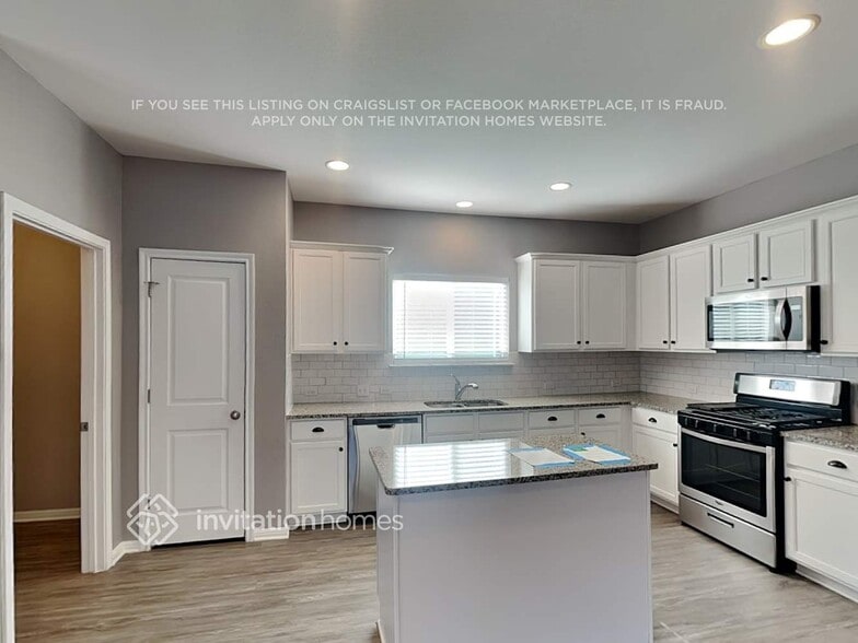 Building Photo - 1041 Esplanade Pkwy