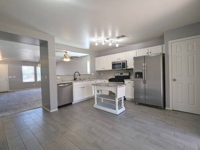 Building Photo - Newly Remodeled Rancho Sahuarita Rental!