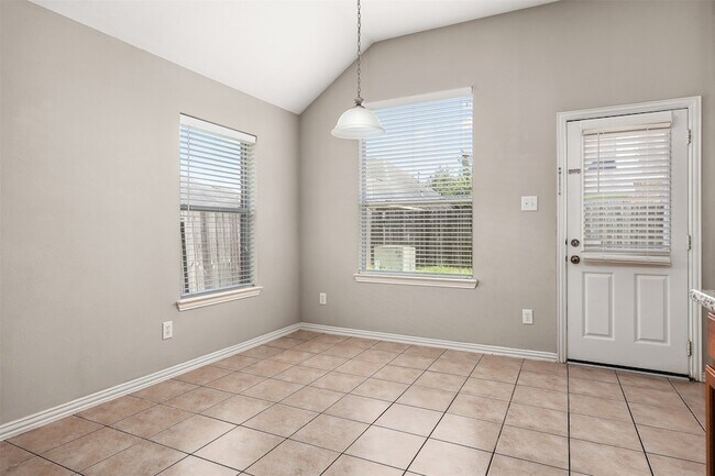 Building Photo - 7611 Waterlilly Ln