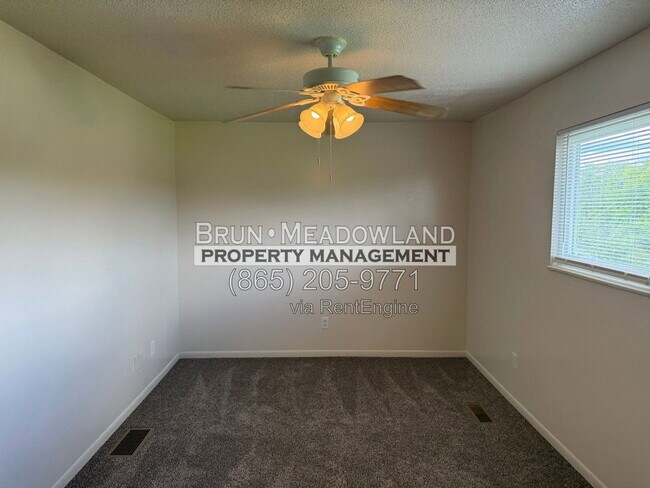 Building Photo - 1805 Meadowland Ln