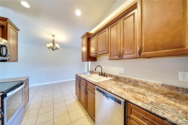 Building Photo - 25 Arrowsmith Dr