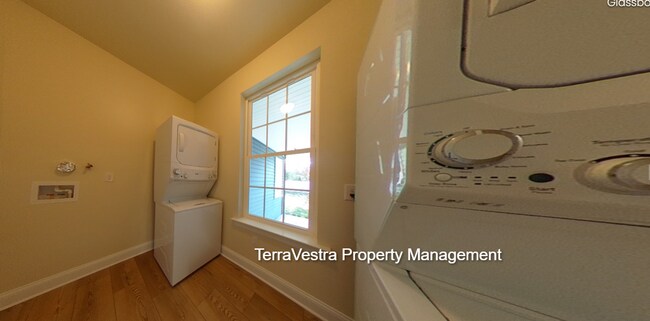 Building Photo - 12 Bedrooms!!!!!! Now showing for 2026-202...