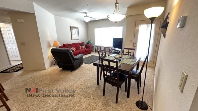 Building Photo - 2 Bedrooms, 2 Baths