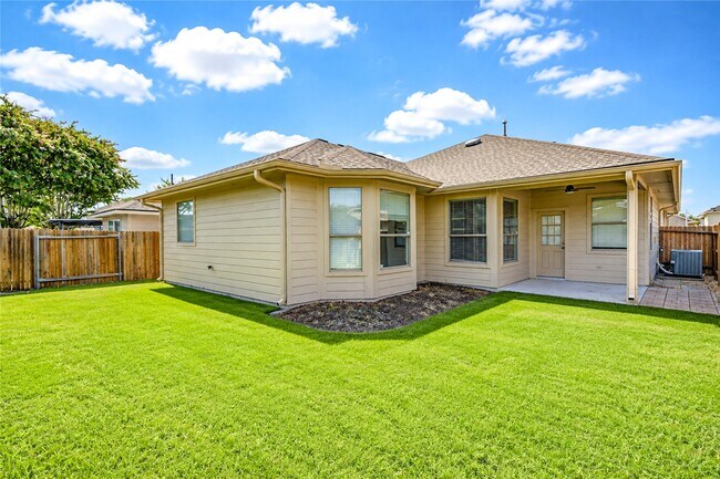 Building Photo - 20138 Jasper Oaks Dr