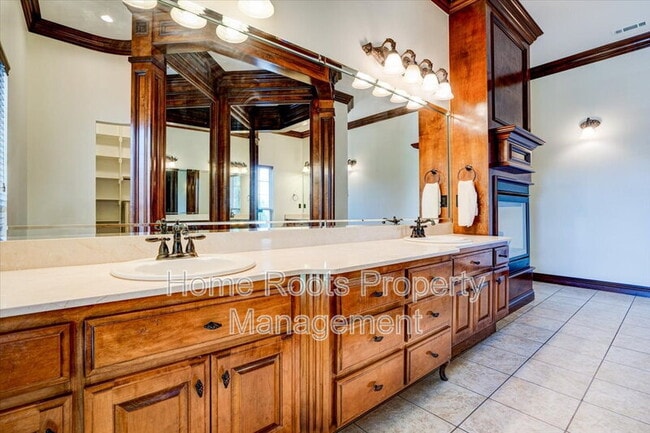 Building Photo - 7135 Sunset Ridge Cir