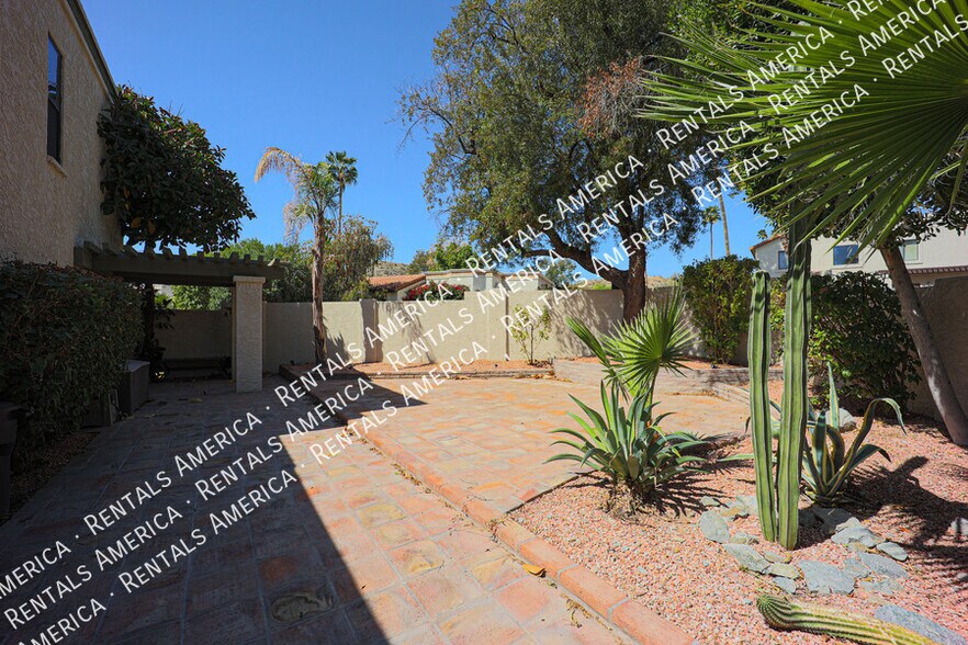Building Photo - 8449 S 48th St
