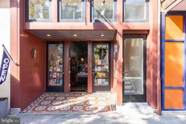 Building Photo - 7 N Loudoun St