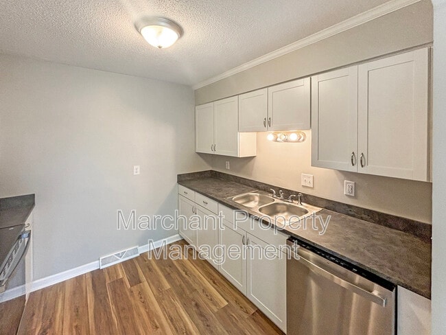 Building Photo - 4702 Old Spartanburg Rd