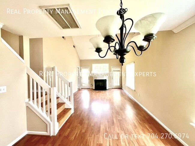 Building Photo - 840 Pelican Bay Dr