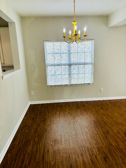 Building Photo - 21 Edgebrook Cir
