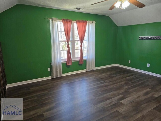 Building Photo - 22 Avocet Way