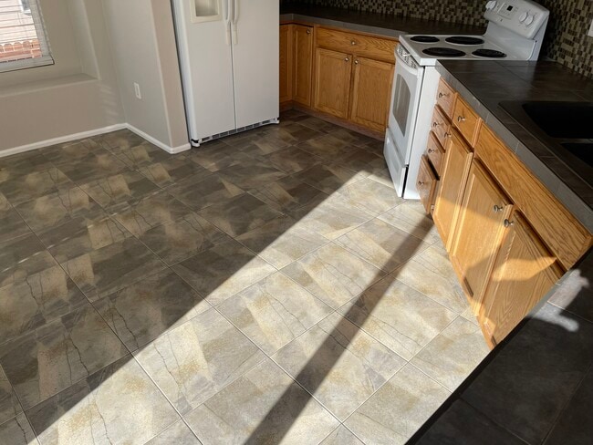 Building Photo - 5407 Rhyolite Way