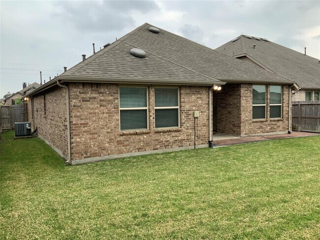 Building Photo - 7310 Saddle Tree Dr