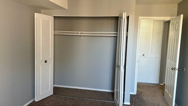 Building Photo - 60 Shrewsbury Green Dr