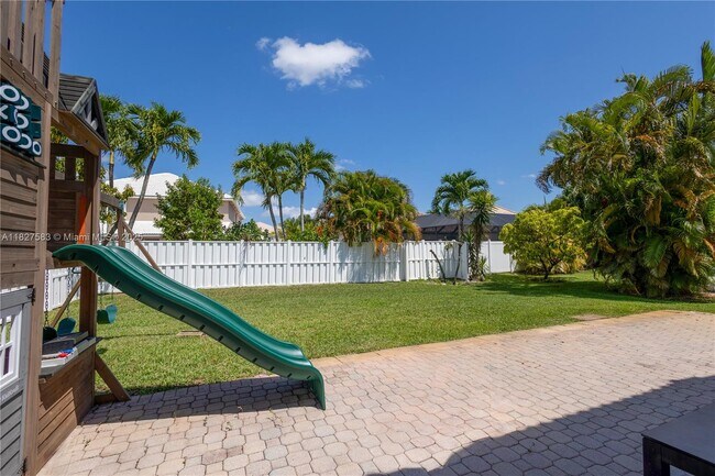 Building Photo - 649 SW 168th Way