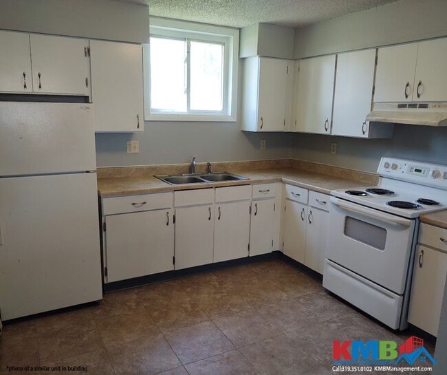 Building Photo - 300 Pirie Dr