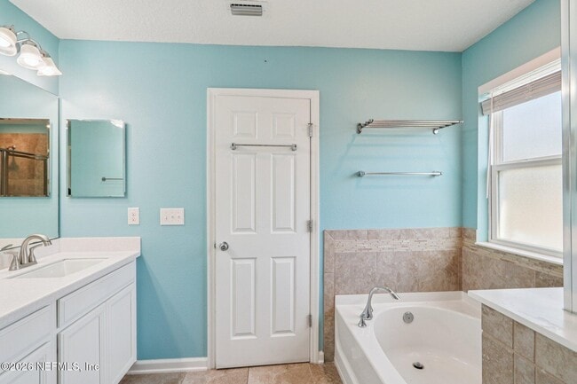 Building Photo - 404 Hepburn Rd