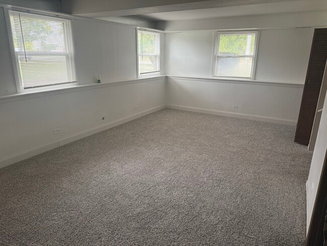 Building Photo - 1642 Country Lakes Dr