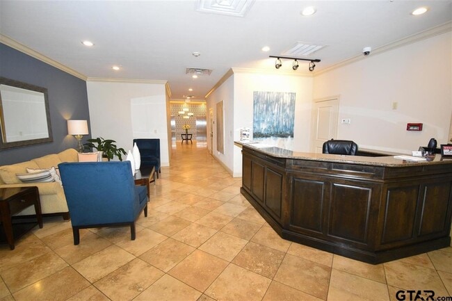 Building Photo - 2801 Wexford Dr