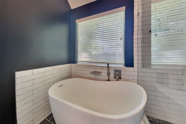 Building Photo - 14 E Sage Creek Pl