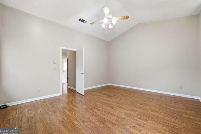 Building Photo - 3070 Bugle Dr