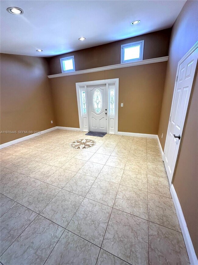 Building Photo - 3101 SW 67th Ave