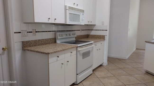 Building Photo - 6517 Shahab Ln