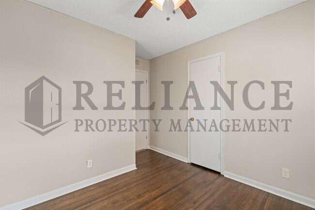 Building Photo - 2803 S Glenn Ave