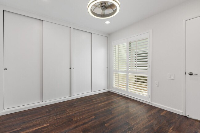 Building Photo - 2322 Via Puerta