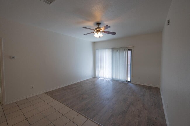 Building Photo - 1908 San Antonio St