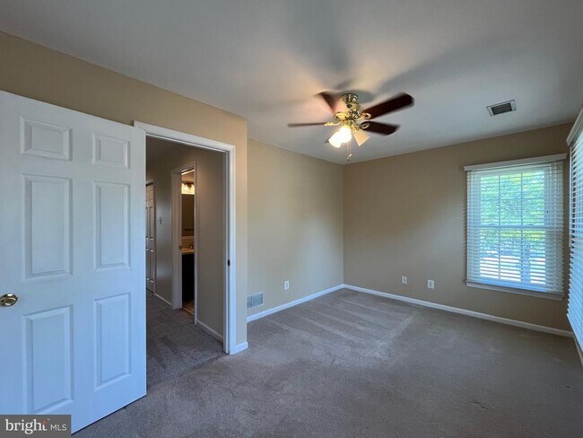 Building Photo - 865 Durant Ct