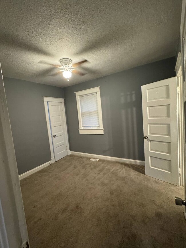 Building Photo - 11515 Hackett St