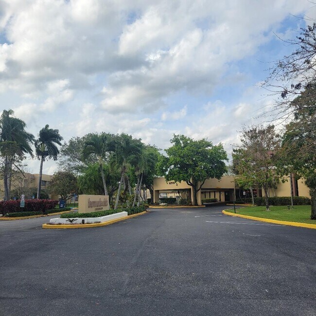 Building Photo - 6001 NW 61st Ave