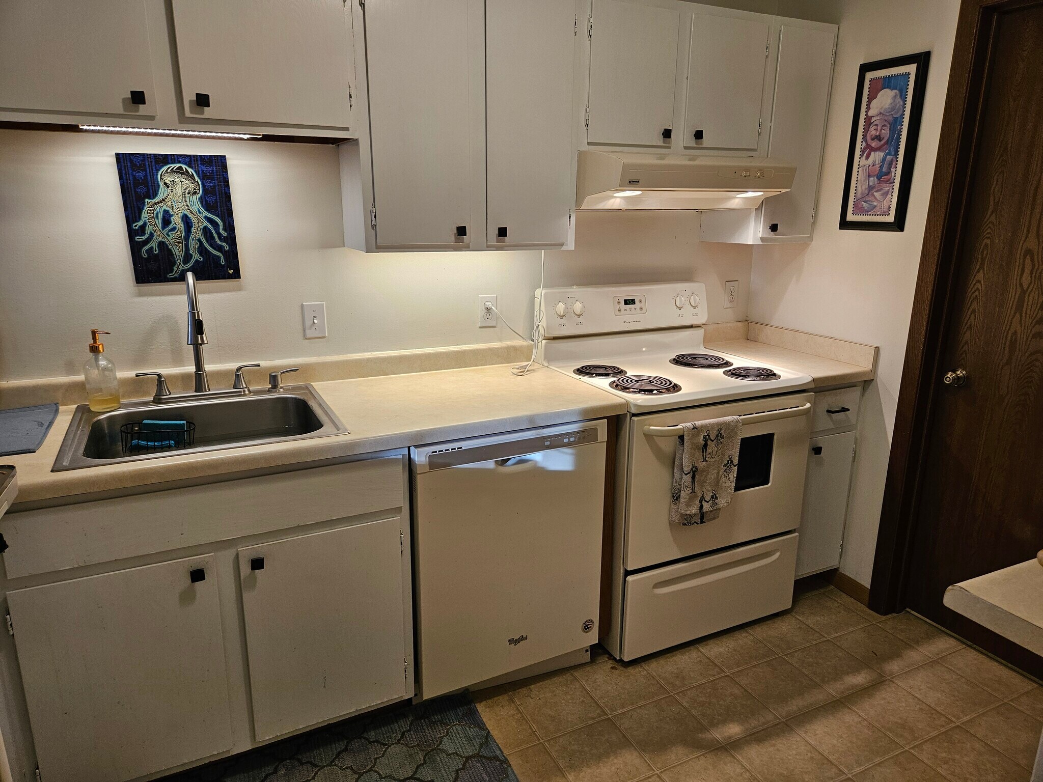 Building Photo - 5697 Green Circle Dr