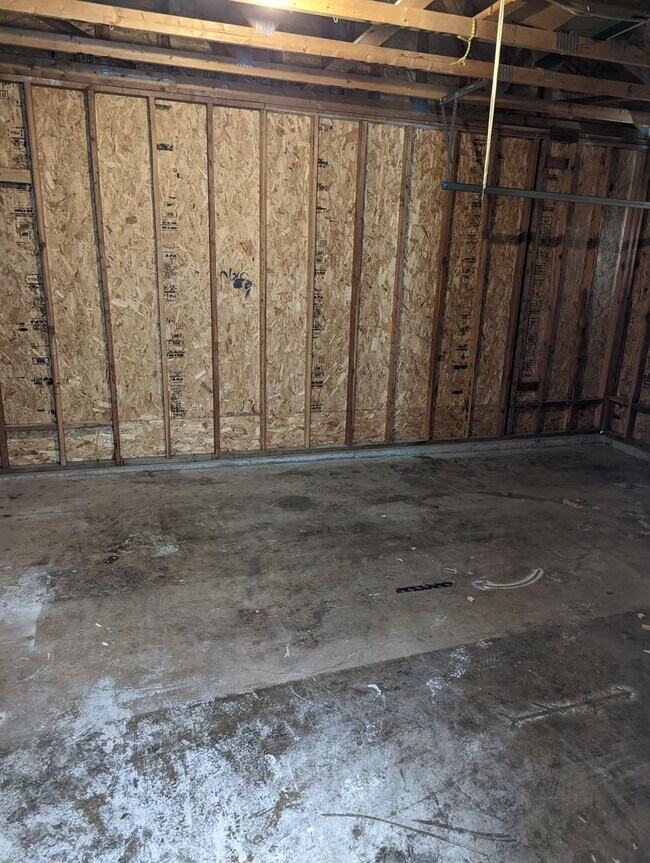 Building Photo - Beautifully Renovated Single Level Home in...