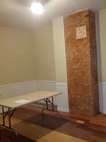Building Photo - 414 Mount Vernon Rd