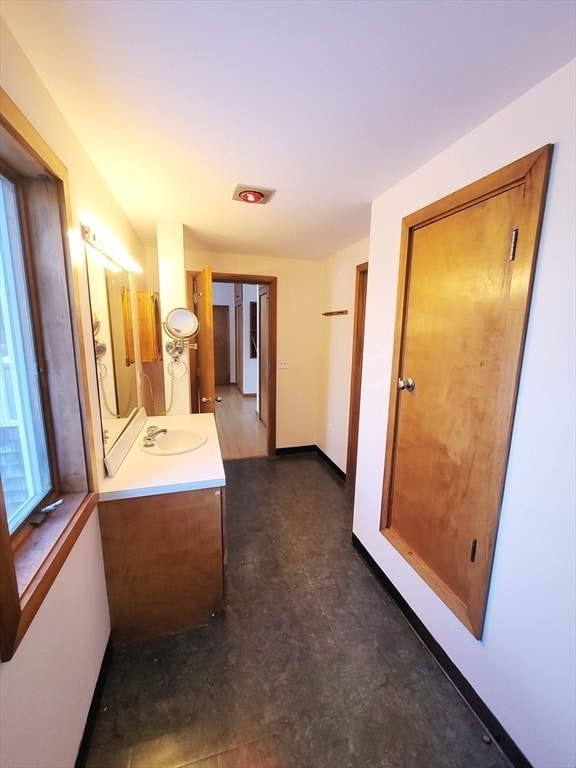 Building Photo - 46 Long Hill Rd