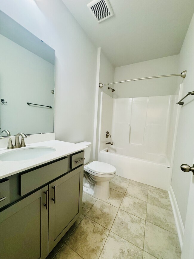 Building Photo - 2422 Capri Ct