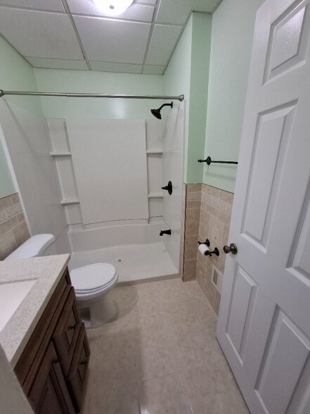 Building Photo - 31 Auchinvole Ave