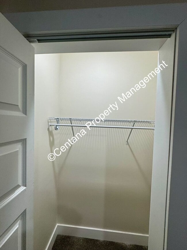 Building Photo - 614 N Alaska St