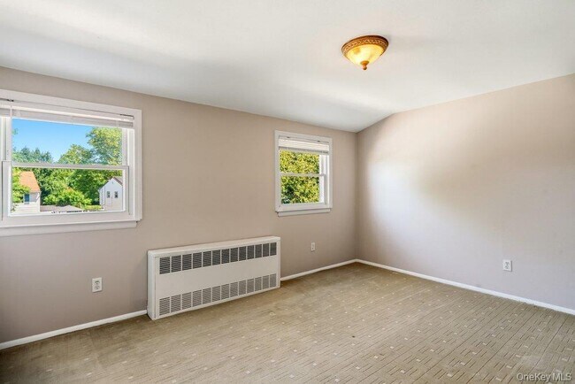 Building Photo - 8 Radnor Ct