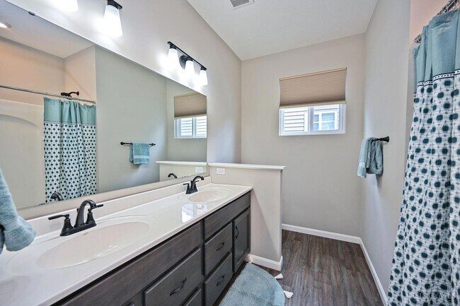 Building Photo - 1538 Summerview Ln