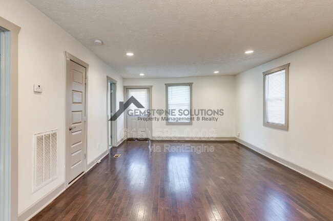 Building Photo - 1018 Clemmons St