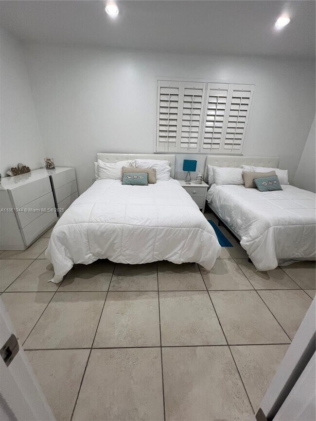 Building Photo - 7760 Aviation Blvd