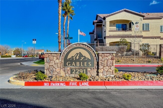 Building Photo - 2291 W Horizon Ridge Pkwy