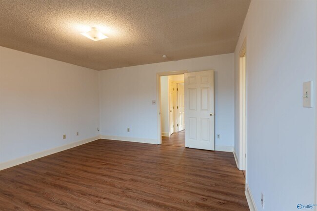Building Photo - 106 Cranberry Way